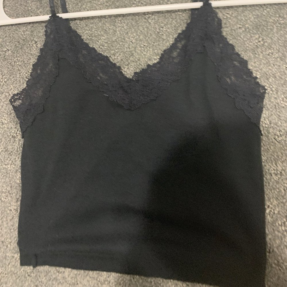 LACY CROPPED TANK
